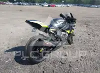 2016 Yamaha YZFR1 фото