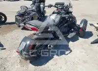 2016 Can-AM SPYDER фото