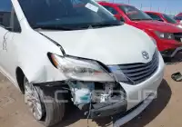 2016 Toyota SIENNA фото