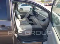2016 Toyota SIENNA фото