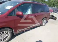 2016 Toyota SIENNA photo