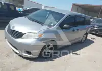 2016 Toyota SIENNA фото