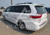 2016 Toyota SIENNA фото