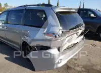 2016 Toyota SIENNA photo