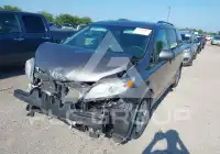 2016 Toyota SIENNA фото