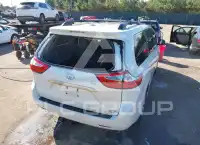 2016 Toyota SIENNA photo