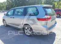 2016 Toyota SIENNA photo