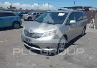 2016 Toyota SIENNA фото