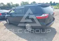 2016 Toyota SIENNA photo