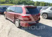 2016 Toyota SIENNA photo
