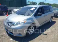 2016 Toyota SIENNA фото