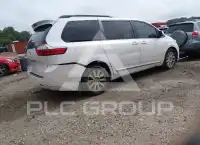2016 Toyota SIENNA фото
