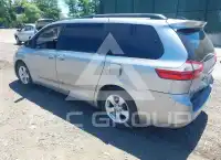 2016 Toyota SIENNA фото