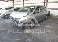 2016 Toyota SIENNA photo