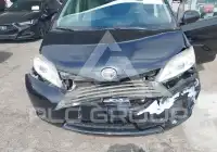 2016 Toyota SIENNA photo