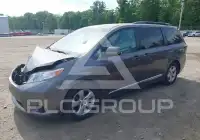 2016 Toyota SIENNA фото