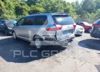 2016 Toyota SIENNA фото