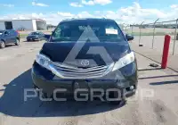 2016 Toyota SIENNA photo