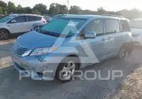 2016 Toyota SIENNA фото