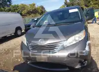 2016 Toyota SIENNA photo
