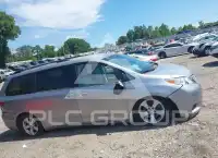 2016 Toyota SIENNA photo
