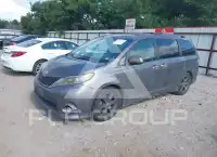 2016 Toyota SIENNA фото