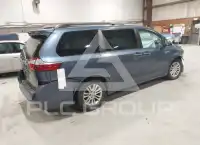 2016 Toyota SIENNA фото