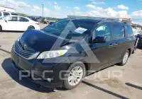 2016 Toyota SIENNA photo