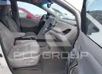 2016 Toyota SIENNA фото