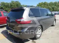 2016 Toyota SIENNA photo