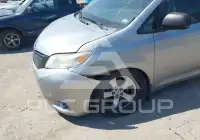 2016 Toyota SIENNA фото