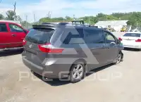 2016 Toyota SIENNA photo