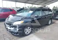 2016 Toyota SIENNA photo