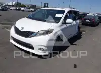 2016 Toyota SIENNA photo