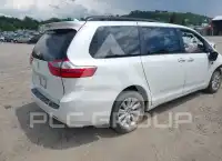 2016 Toyota SIENNA photo