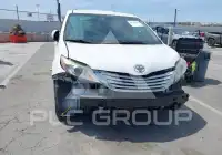 2016 Toyota SIENNA фото