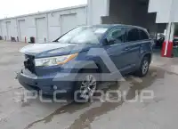2016 Toyota Highlander photo