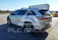 2016 Toyota Highlander photo