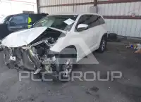 2016 Toyota Highlander photo