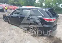 2016 Toyota Highlander photo