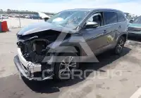 2016 Toyota Highlander photo