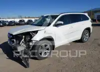 2016 Toyota Highlander photo