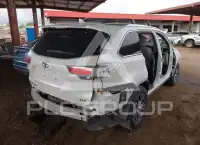 2016 Toyota Highlander photo