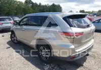 2016 Toyota Highlander photo