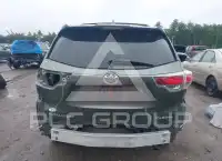 2016 Toyota Highlander photo
