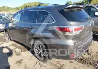 2016 Toyota Highlander photo
