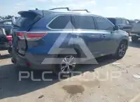 2016 Toyota Highlander photo