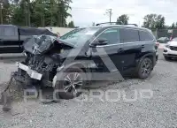 2016 Toyota Highlander photo