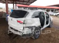 2016 Toyota Highlander photo