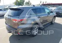 2016 Toyota Highlander photo